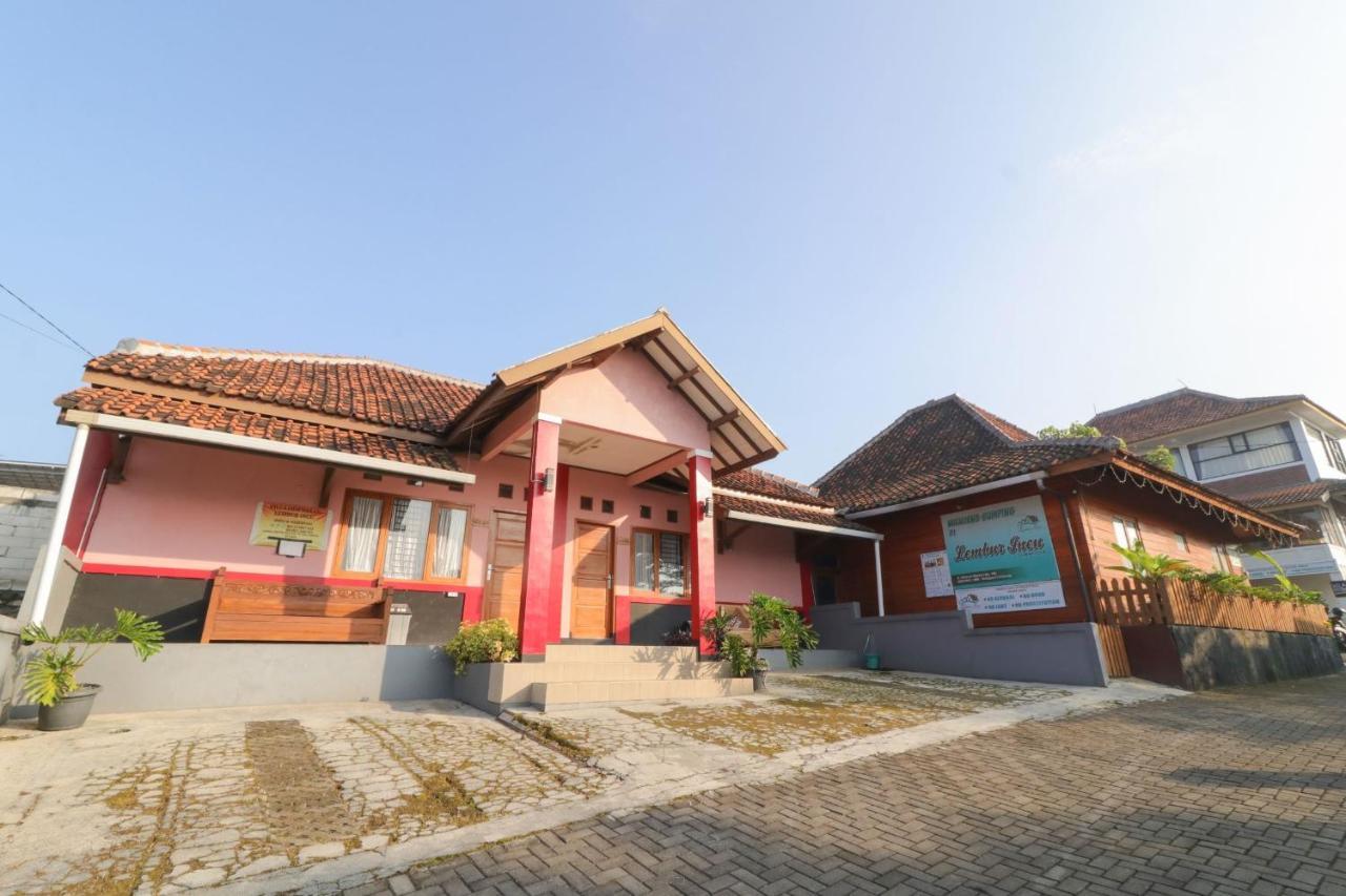 Lembur Incu Syariah Villa & Resto ليمبانغ المظهر الخارجي الصورة