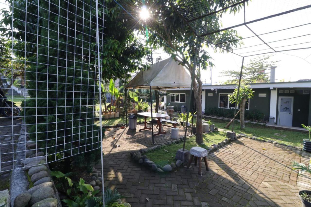 Lembur Incu Syariah Villa & Resto ليمبانغ المظهر الخارجي الصورة