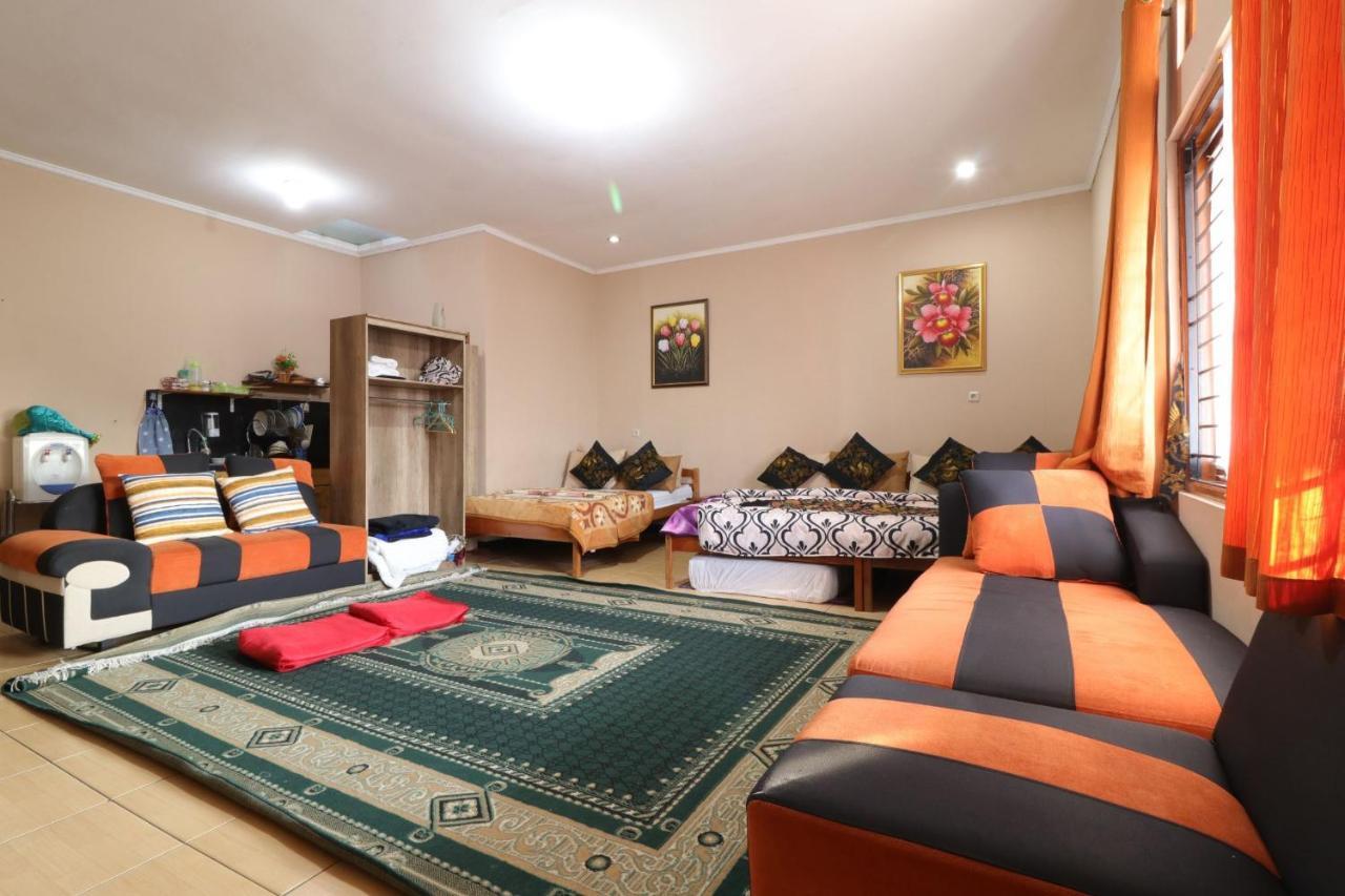 Lembur Incu Syariah Villa & Resto ليمبانغ المظهر الخارجي الصورة